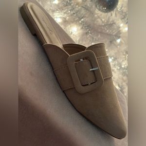 Cream flats with buckle